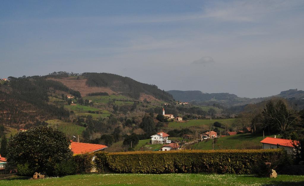 Casa Rural Llugaron I Pensionat Miravalles Exteriör bild