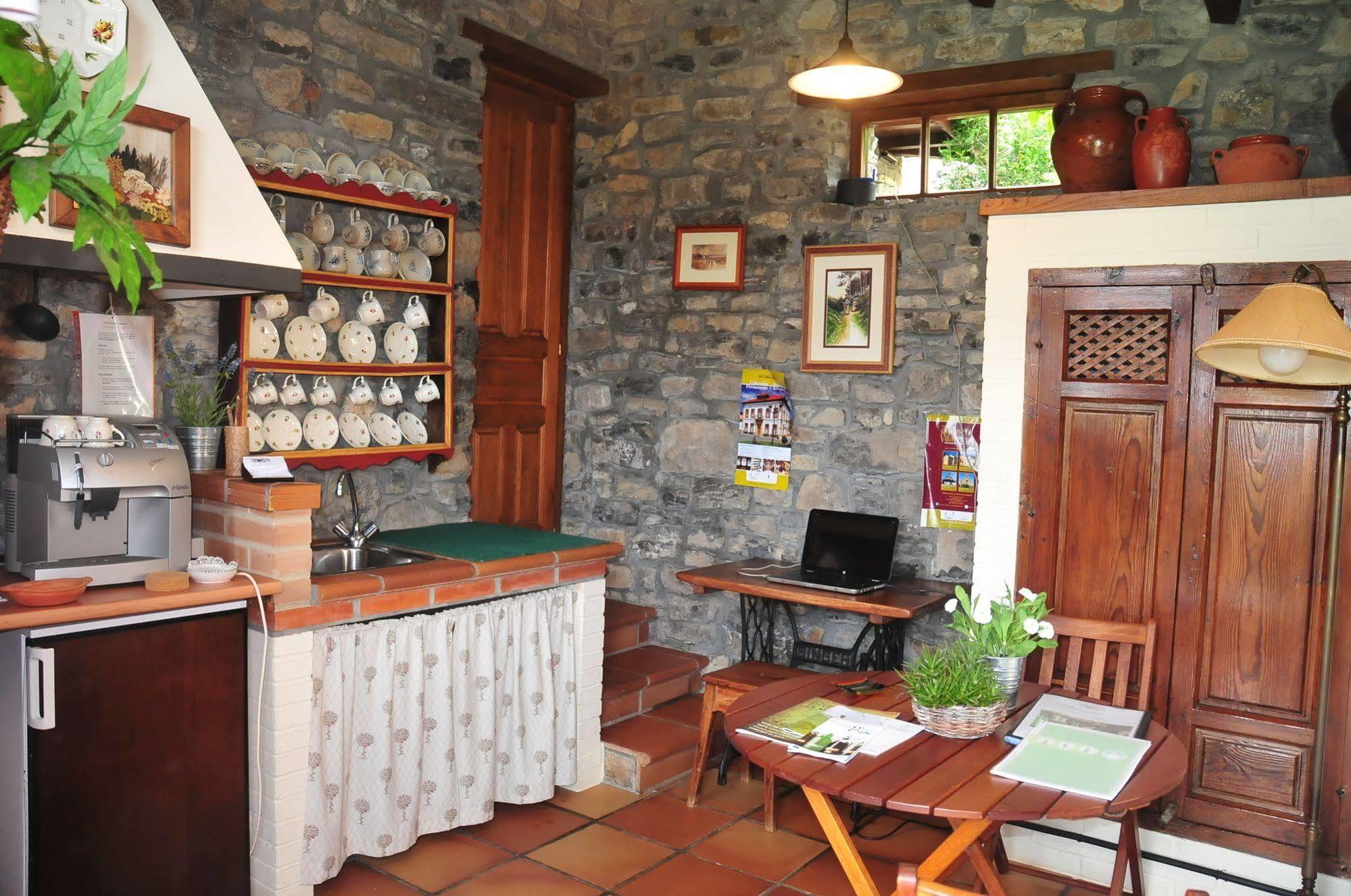 Casa Rural Llugaron I Miravalles Exteriör bild